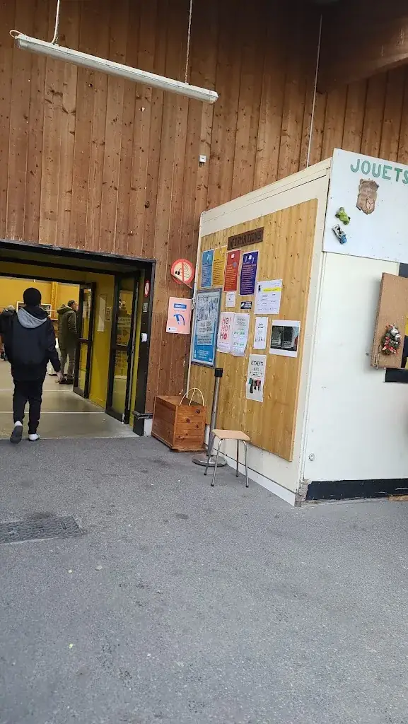 Emmaüs Cauville-sur-Mer / Magasin restaurant in Cauville-sur-Mer