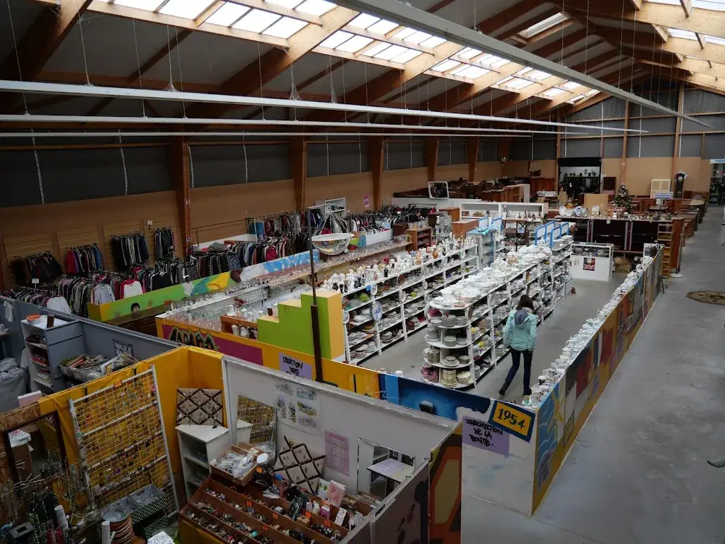 Emmaüs Cauville-sur-Mer / Magasin_Cauville-sur-Mer_slider_image_3