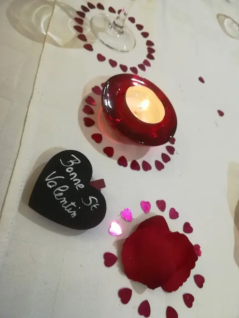 Regine Louvel_Relais de la Forêt_Dompierre_review