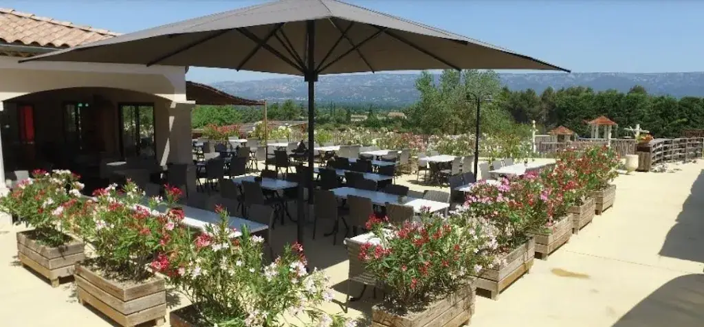 Restaurant - Lubéron Parc - Yellow Village restaurante en Charleval