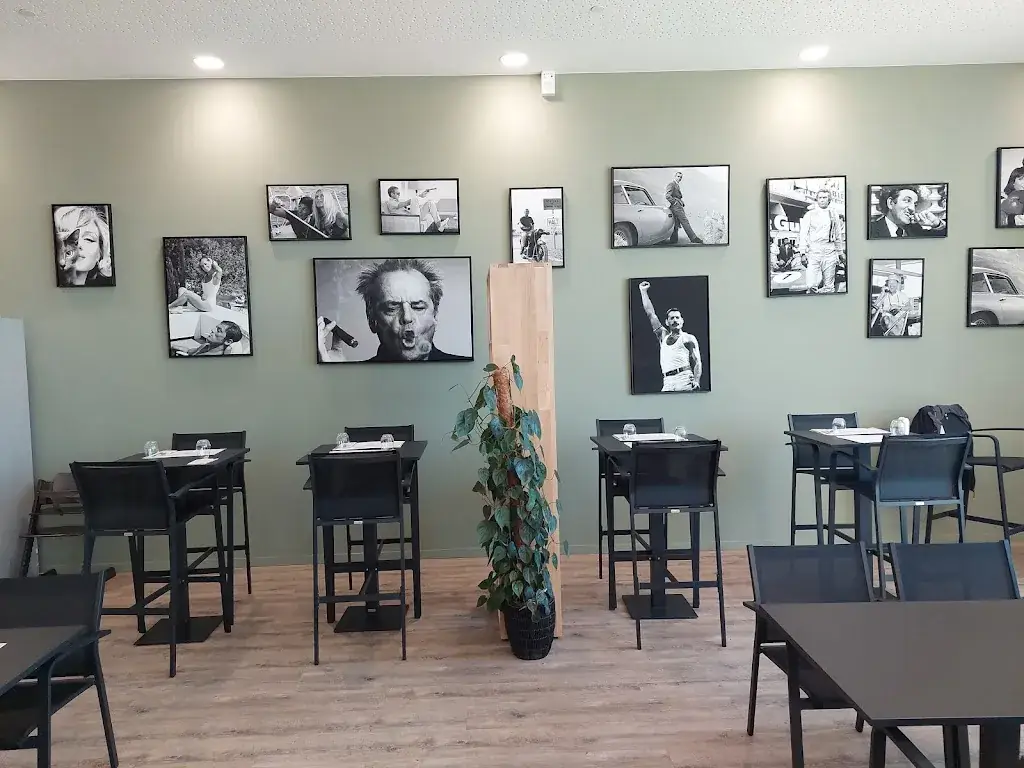 Guylaine neufseptdeux_LE BISTROT DESJARDINS Cléon_Cléon_review