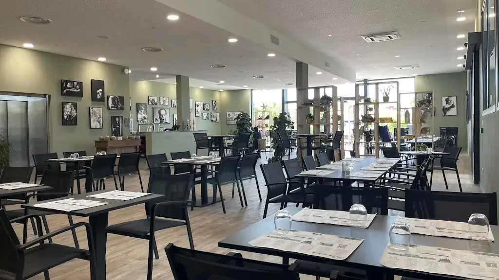 LE BISTROT DESJARDINS Cléon_Cléon_slider_image_2