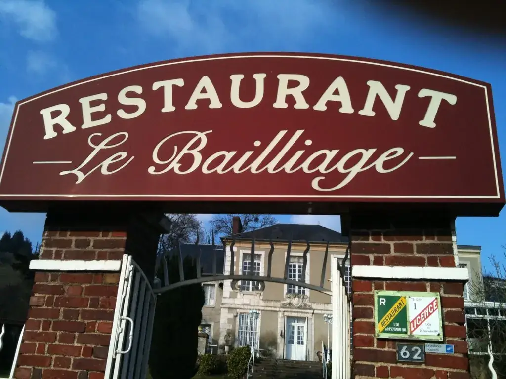 Le Bailliage restaurant in Freneuse