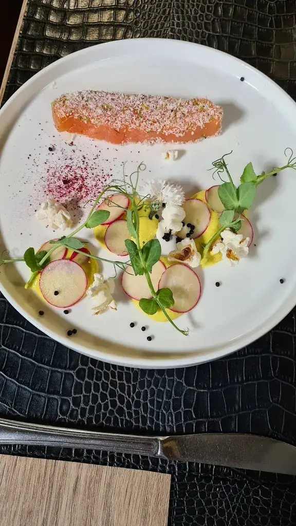 Paul Meek_Le Plouc 2_Cherbourg-en-Cotentin_review