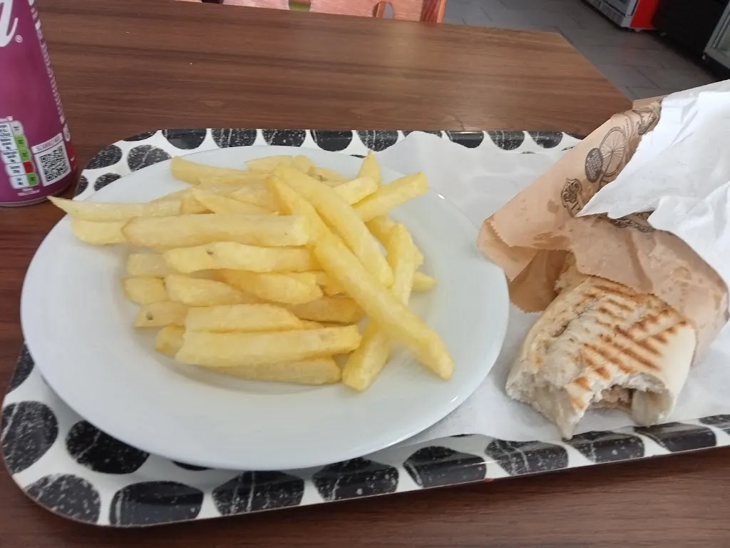 Cristine Rave_Pizza Cherbourg - Le Petit Mignon_Cherbourg-en-Cotentin_review