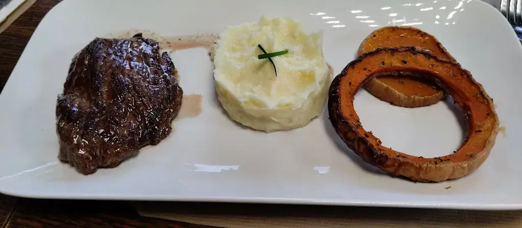 Séverine sevoline_Table des provinces_Cherbourg-en-Cotentin_review