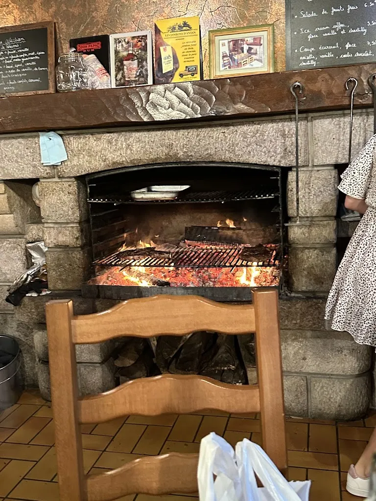 Julie Hamilton_Au Saint Michael_Cherbourg-en-Cotentin_review