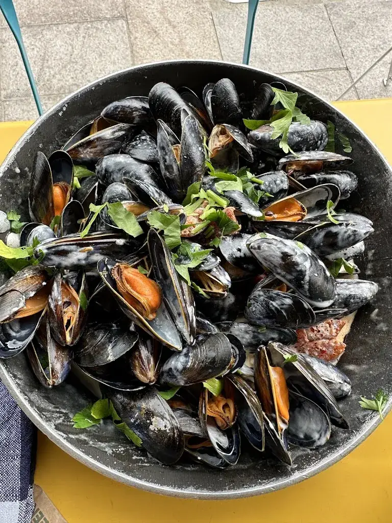 Evija Reiniņa_Le Clopoing_Cherbourg-en-Cotentin_review