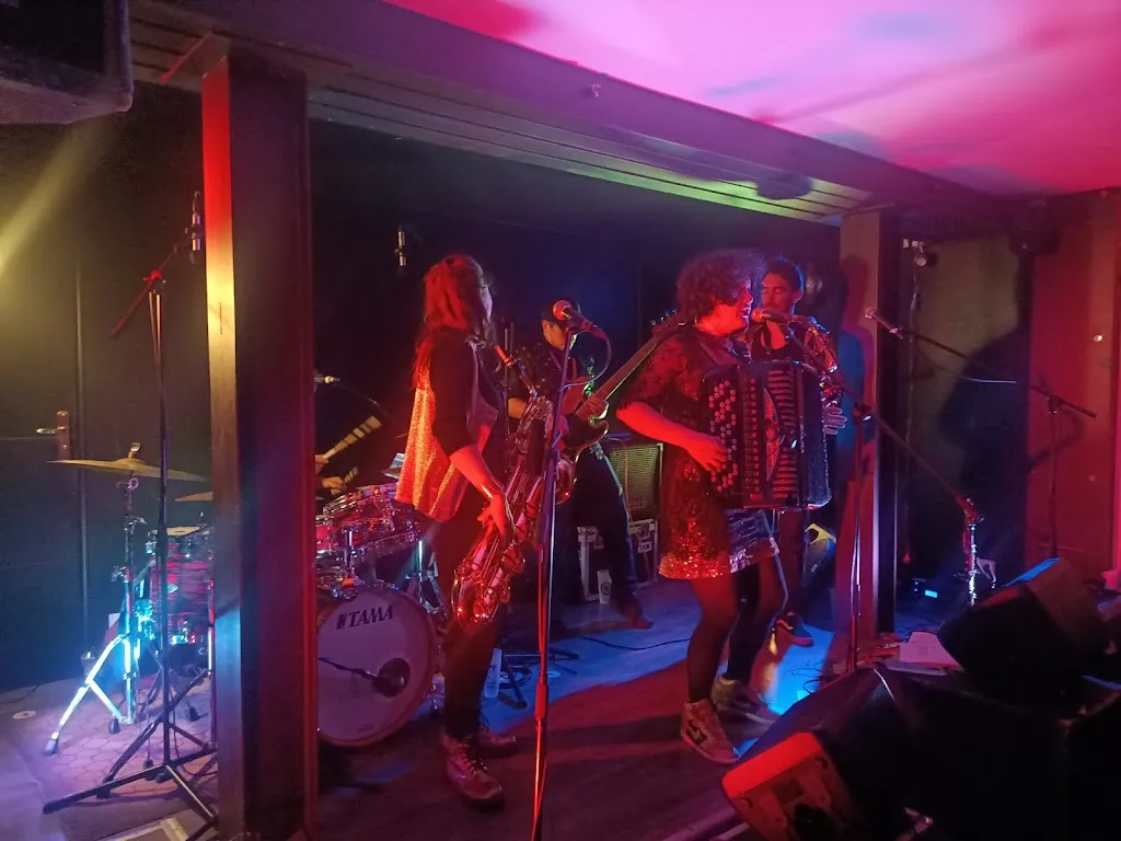 Juxtabar_Cherbourg-en-Cotentin_slider_image_2