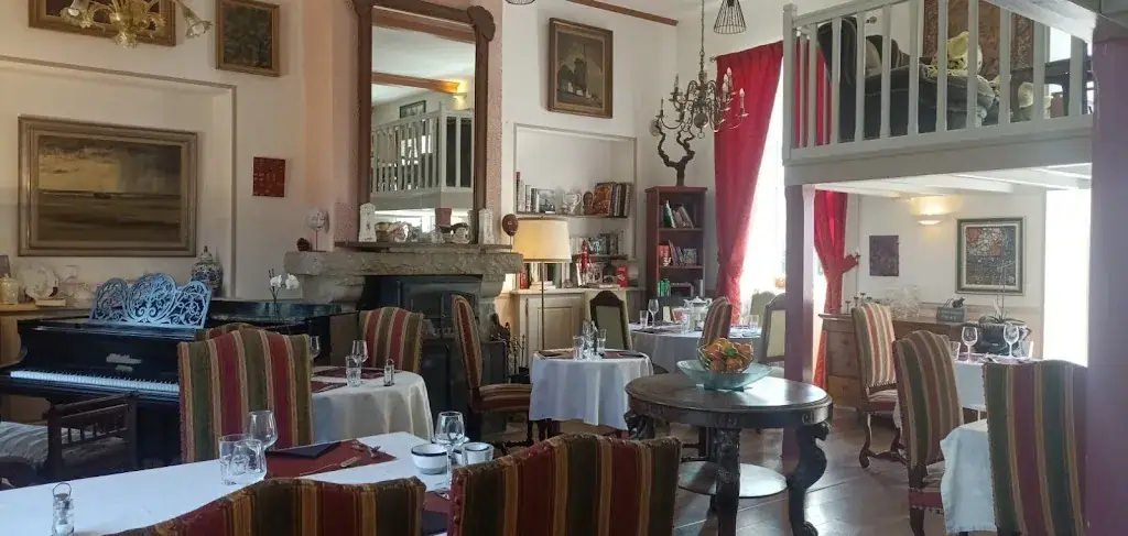 Auberge des Tisserands restaurant in Cametours