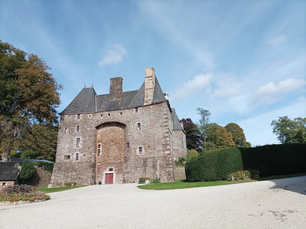Château de Cerisy-La-Salle_Cerisy-la-Salle_slider_image_2