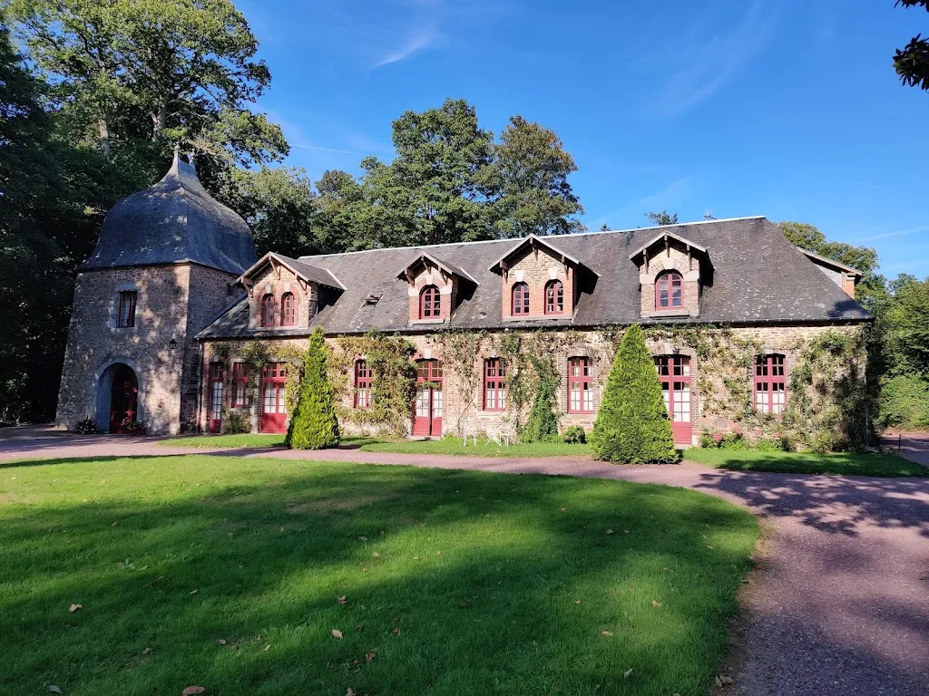 Château de Cerisy-La-Salle_Cerisy-la-Salle_slider_image_3