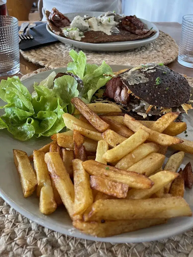 Daan_Les Cabines_Ouistreham_review