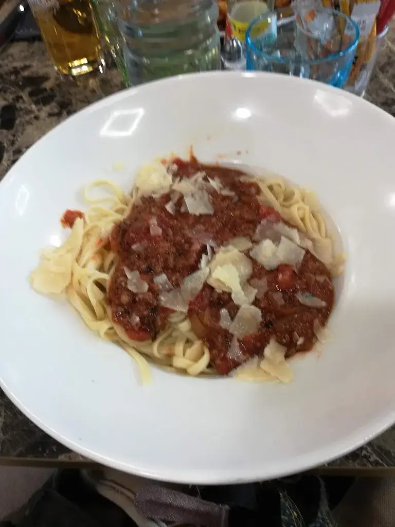 logopsnice_Le pélican_Colombelles_review