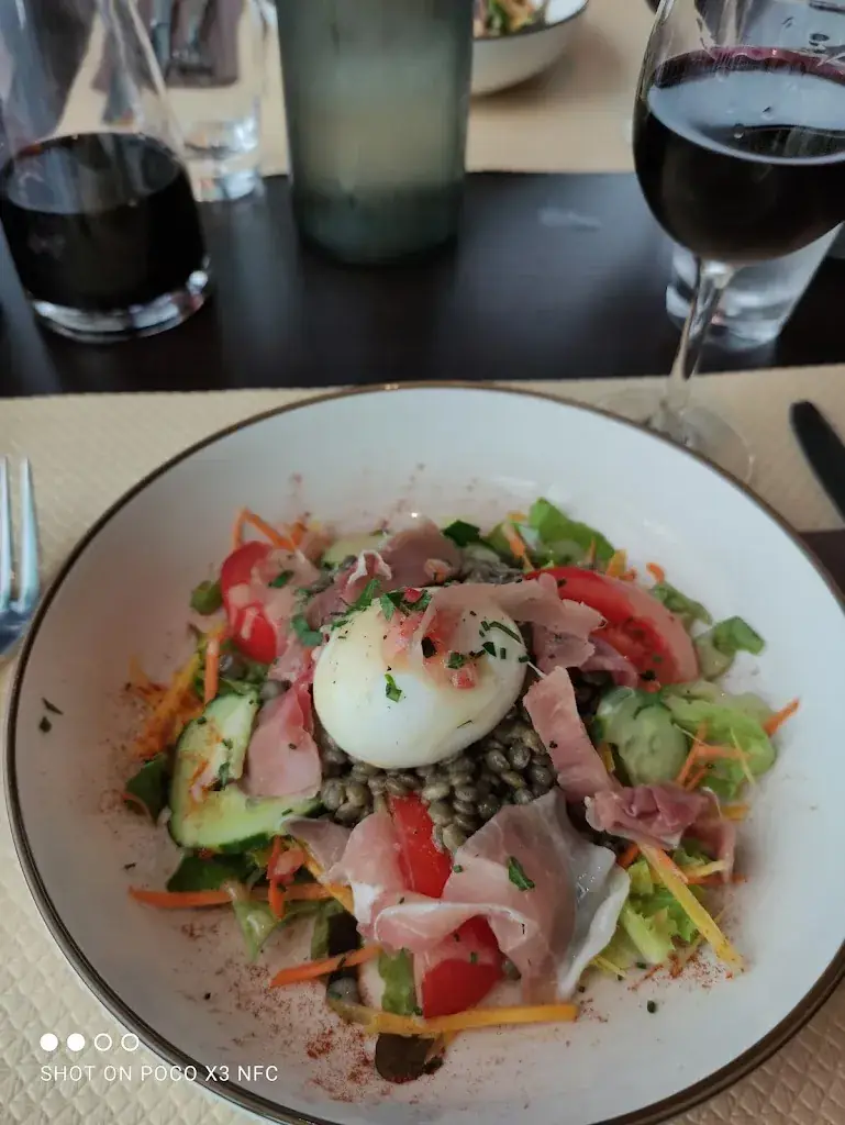 eileen gormley_Le Café des Quais Brasserie Restaurant_Condé-en-Normandie_review