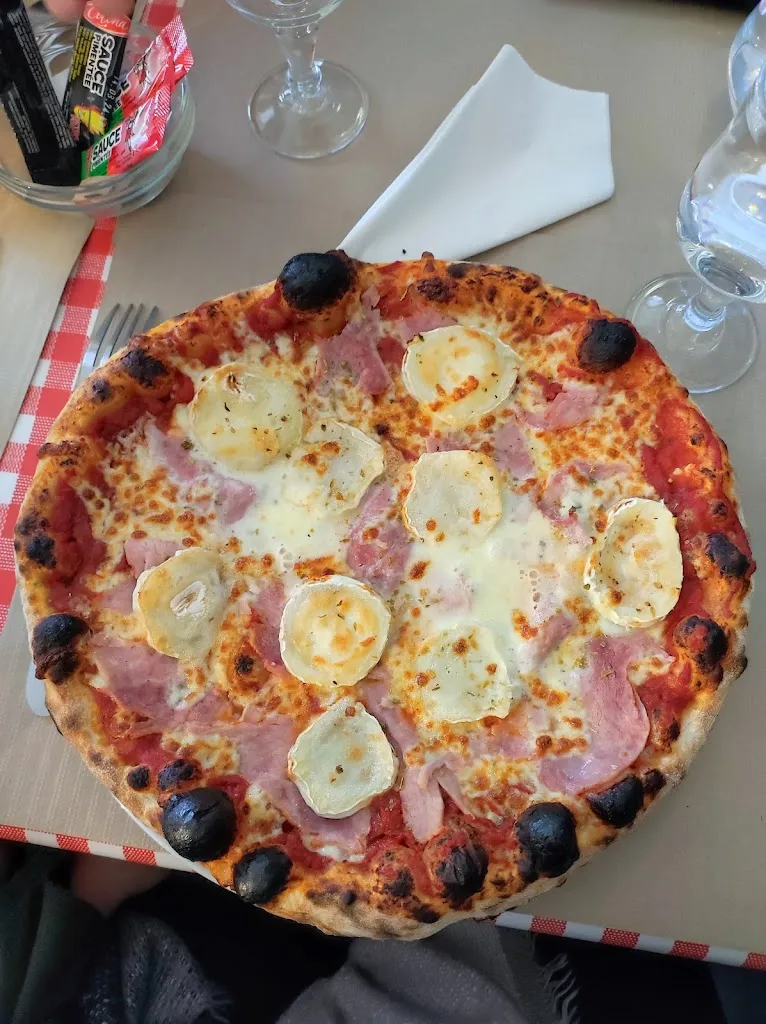 M-Manu Elle_Les Trois Ecus_Condé-en-Normandie_review