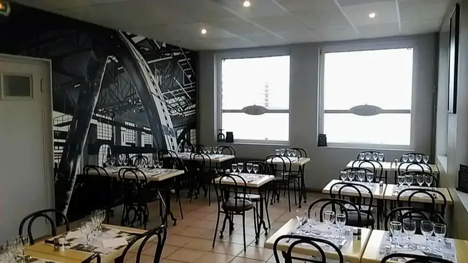 Hotel La Renaissance Restaurant in Condé-en-Normandie