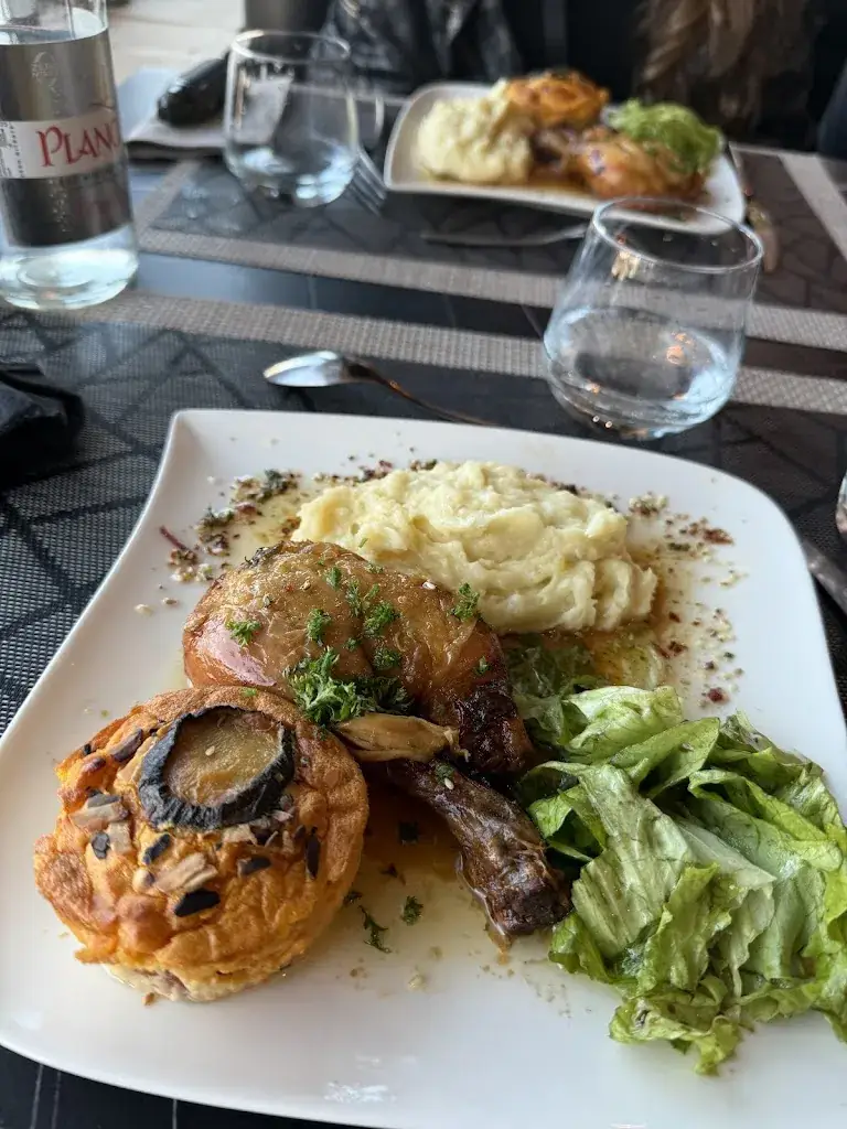 Romane Pottier_Le saint Jacques_Condé-en-Normandie_review