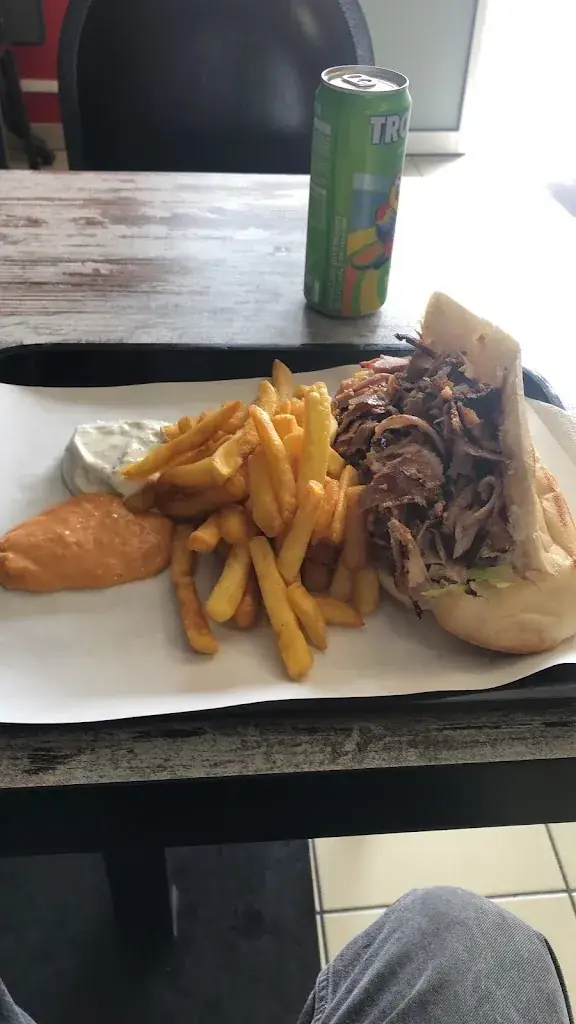 Davif Gjdk_BUYUK FAMILY KEBAB_Condé-en-Normandie_review