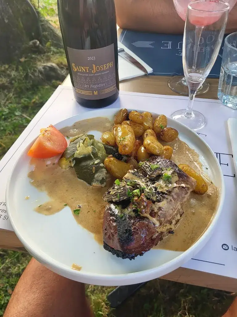 herve38400_La Belle Epoque  proche Grenoble_Gières_review