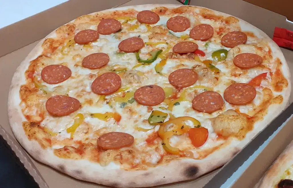 RAPIDO'S PLUS PIZZA restaurant in Courcelles-sur-Seine