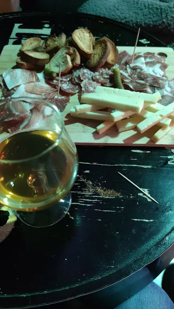 Stephanie Legeay_V and B Condé-sur-Sarthe_Condé-sur-Sarthe_review