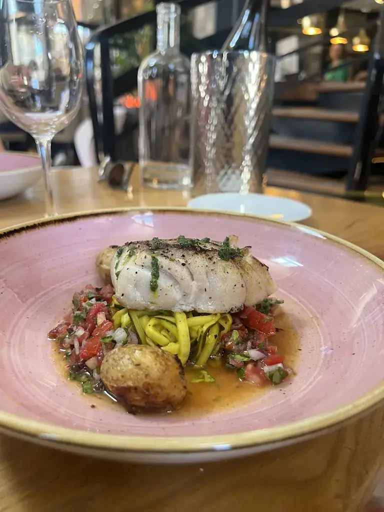 Tharani Abeysekera_Restaurant La Suite_Alençon_review