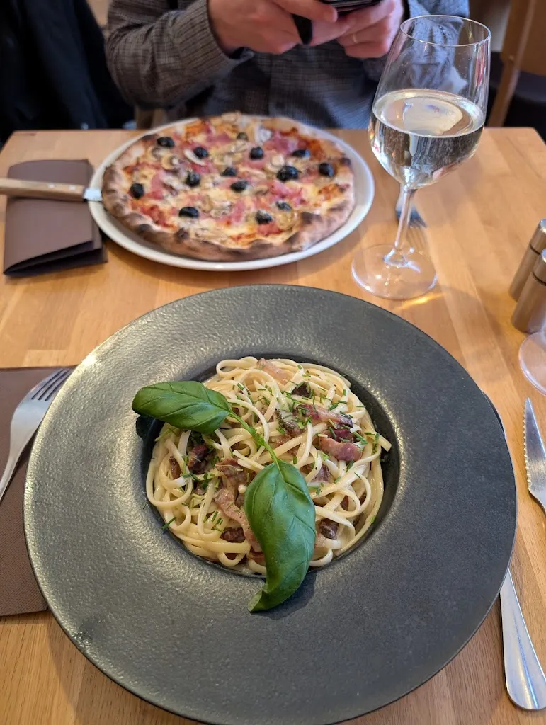 Yaning Zhao_Le San Remo_Alençon_review