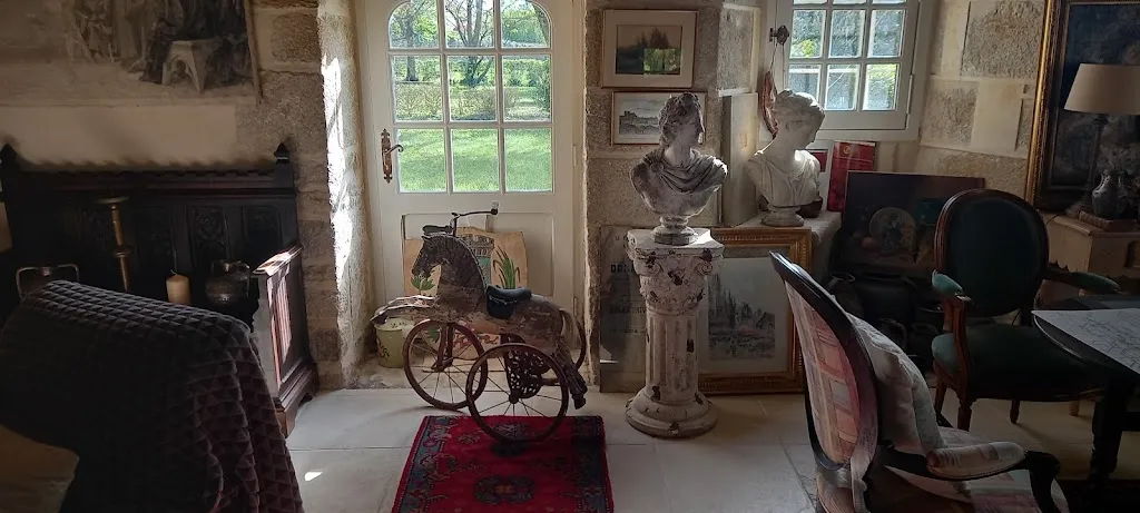 Mia Cvjetković_Manoir de la Chapelle_Condé-sur-Sarthe_review