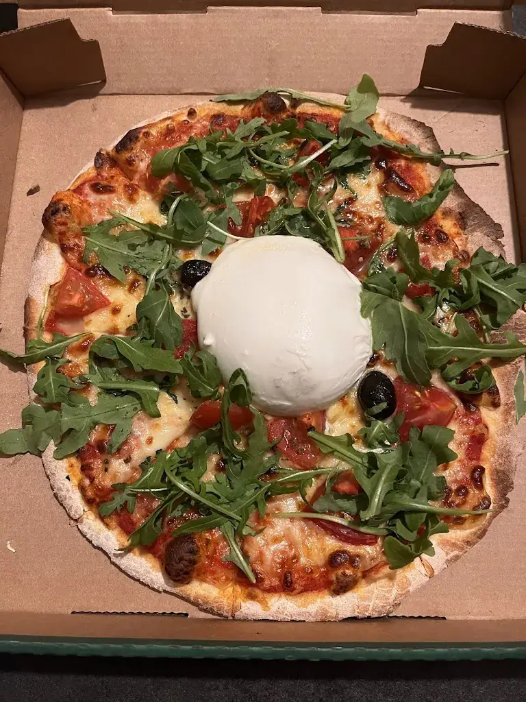 Delphine Charpin_Pizza San Pietro_Gières_review