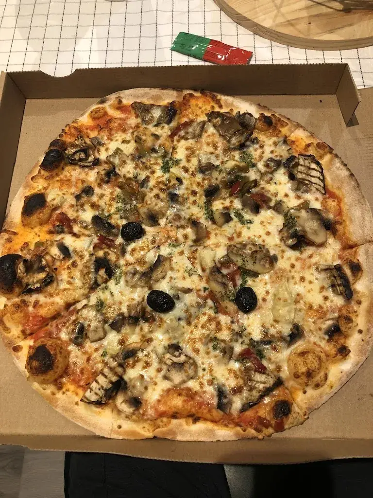 Marcel Bernd_Pizza San Pietro_Gières_review