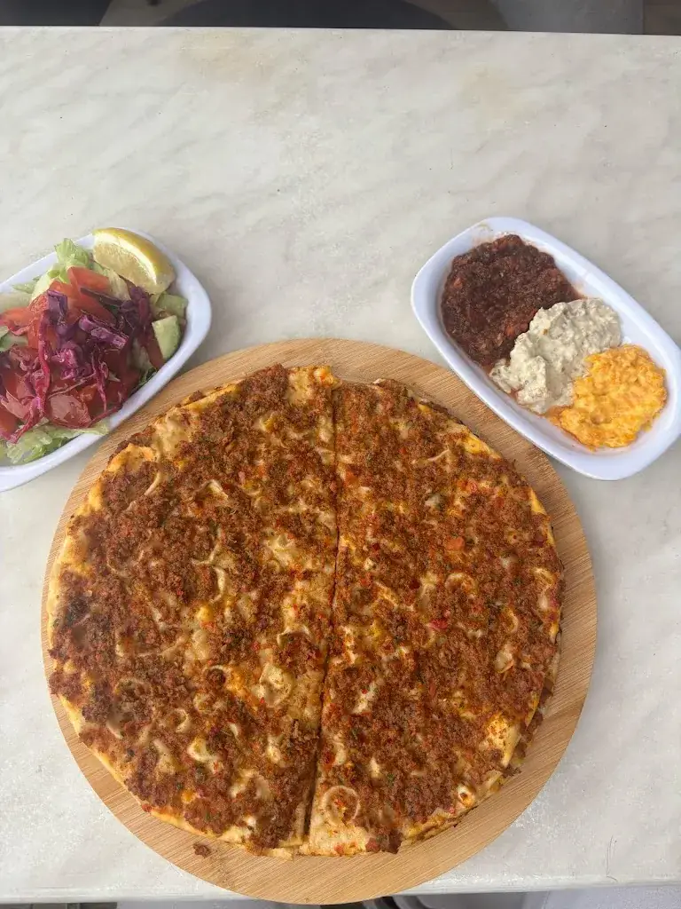 nil sekerci_Sarah Restaurant & Café_Alençon_review