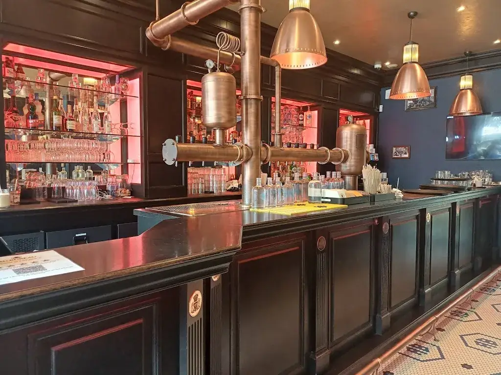 Au Bureau - Pub et Brasserie restaurant in Alençon