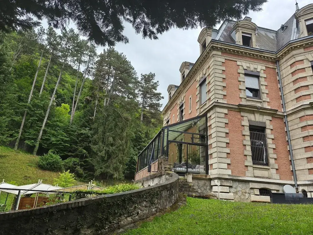 lucile ribault_Le Château des Arènes_Gières_review