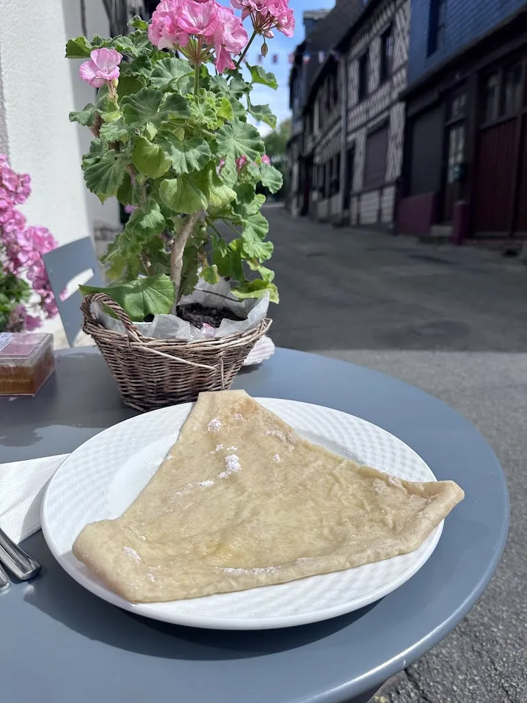 Rebecca Howard_Crêperie Bar du Mont-mirel_Cormeilles_review