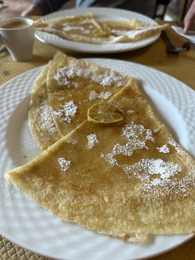 heather boulting_Crêperie Bar du Mont-mirel_Cormeilles_review