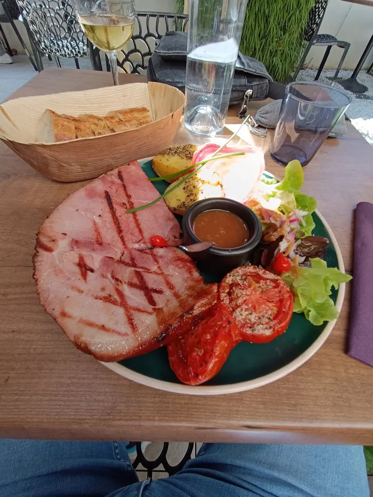 Alain LEGRON_Aux plaisirs du palais_Courseulles-sur-Mer_review