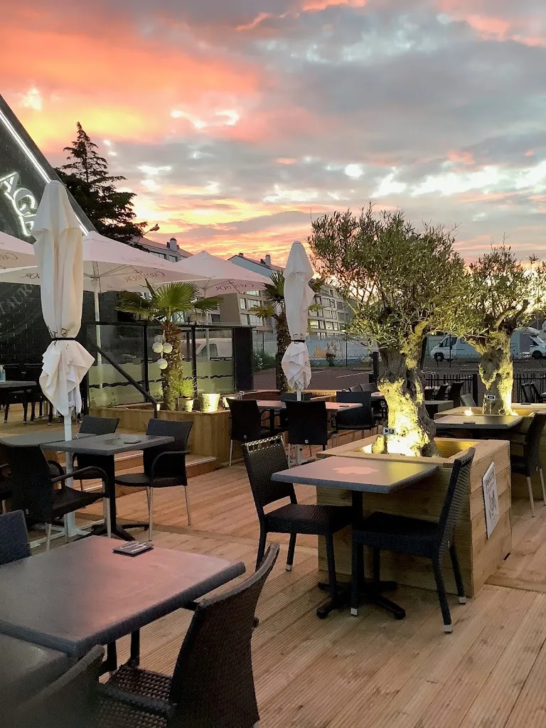 Côté Plage Restaurant in Courseulles-sur-Mer