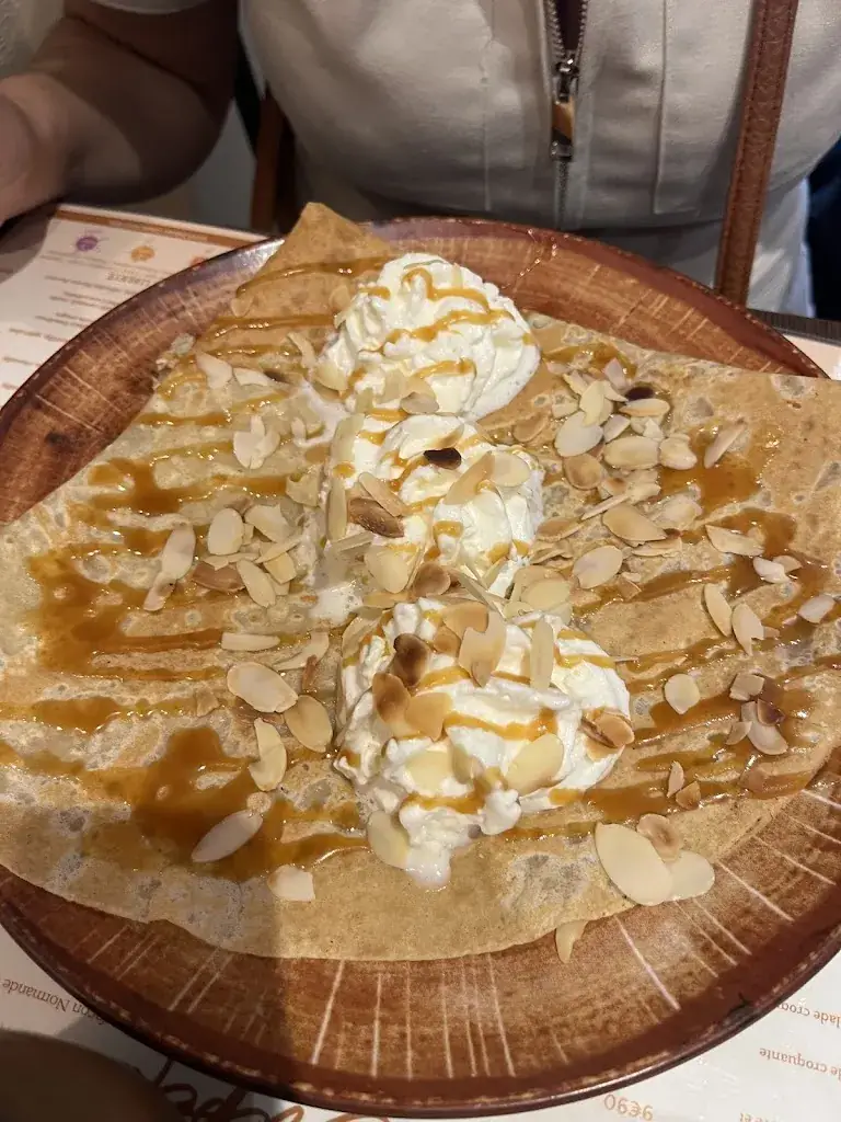 Jes bond_La Crêpetine_Courseulles-sur-Mer_review