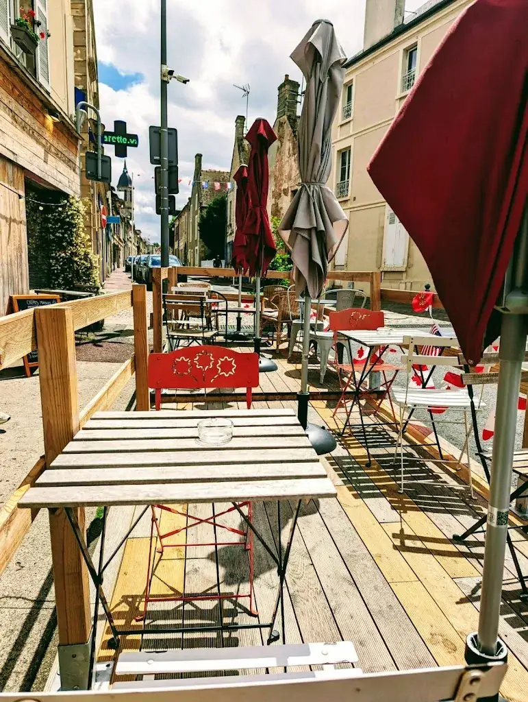 Les Petits Curieux restaurant in Courseulles-sur-Mer