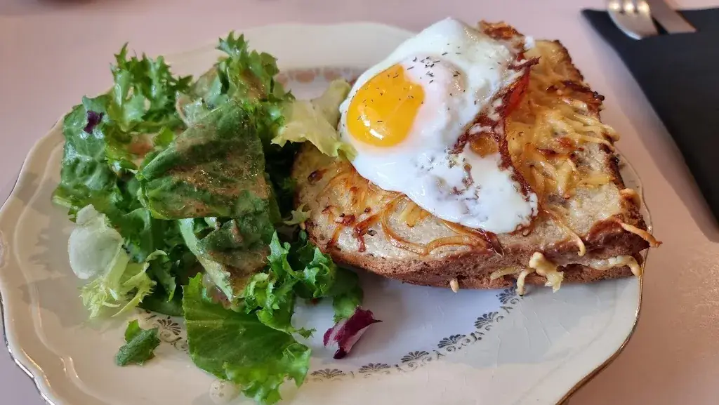 Tony Smith_Coffee & Tea_Courseulles-sur-Mer_review