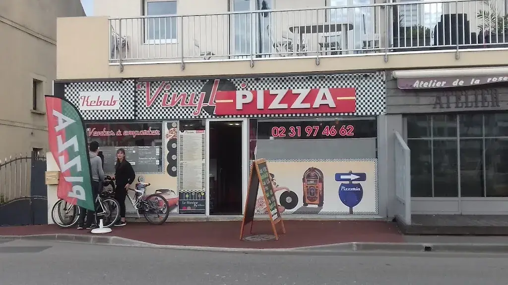 Vinyl Pizza restaurant in Courseulles-sur-Mer