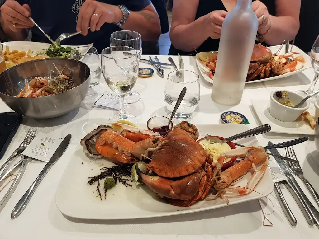 Simon Walters_Le fanal_Courseulles-sur-Mer_review