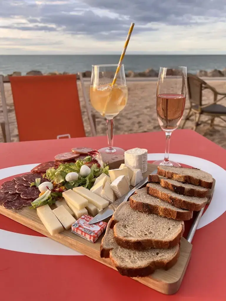 Sunny Bar_Courseulles-sur-Mer_slider_image_3