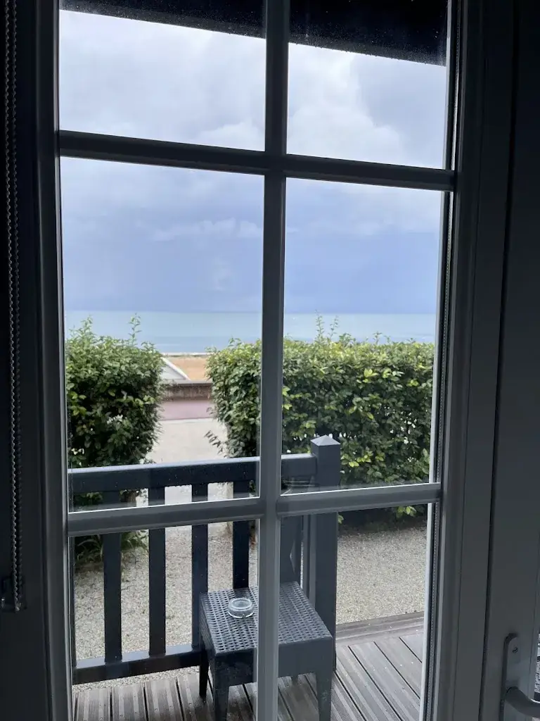 Katie B._Logis Hôtel la Cremaillère_Courseulles-sur-Mer_review
