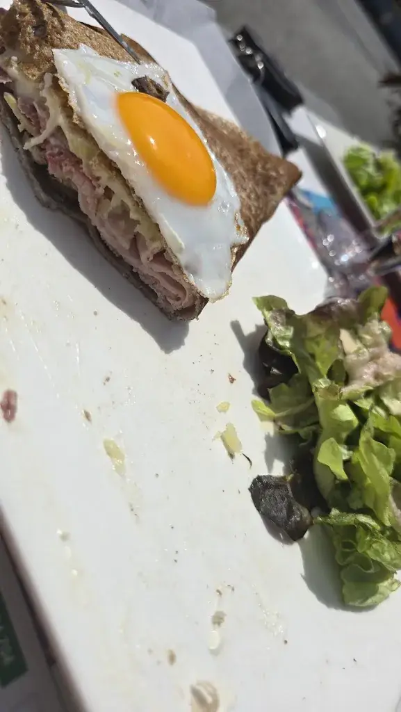 Tiffany Rousselet_Le Pressoir_Douvres-la-Délivrande_review