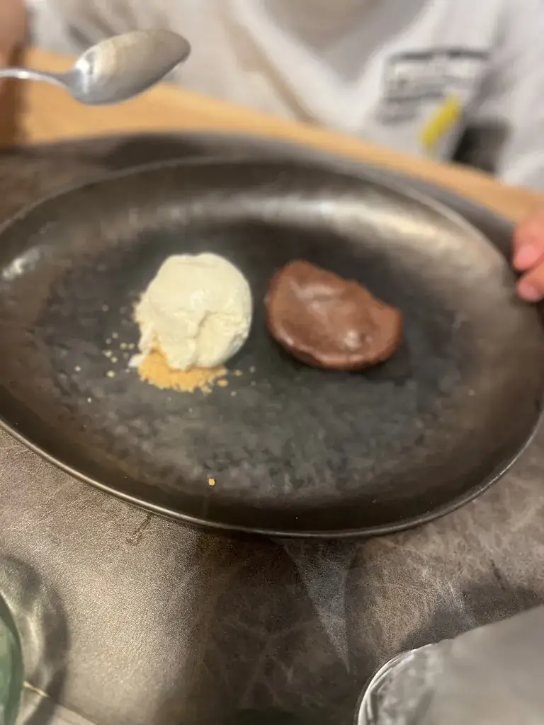 remy bernede_L'alouvi_Douvres-la-Délivrande_review