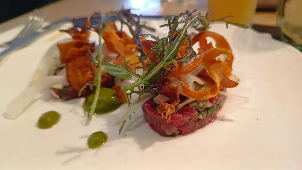 Absurdys_L'alouvi_Douvres-la-Délivrande_review