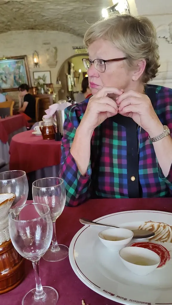 Logis Hostellerie Saint Martin restaurant in Seulles