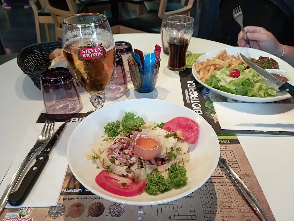 Frank van Nunen_La Terrasse_Igoville_review